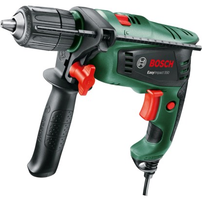 Príklepová vŕtačka Bosch EasyImpact 550 v zelenej a čiernej farbe s rýchloupínacím skľučovadlom. Príklepová vŕtačka Bosch EasyImpact 550 v zelenej a čiernej farbe s rýchloupínacím skľučovadlom.