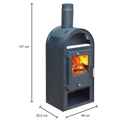 Čierne oceľové kachle Magna 3.0, 7 kW, s horiacim drevom v ohnisku. Čierne oceľové kachle Magna 3.0, 7 kW, s horiacim drevom v ohnisku.