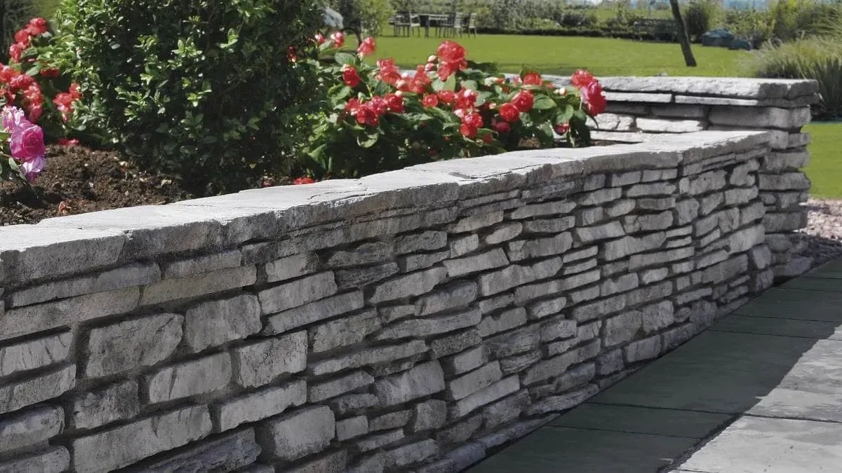 Semmelrock Výplňový blok Bradstone Milldale sivá melírovaná 11 x 10 x 7 cm Semmelrock Výplňový blok Bradstone Milldale sivá melírovaná 11 x 10 x 7 cm
