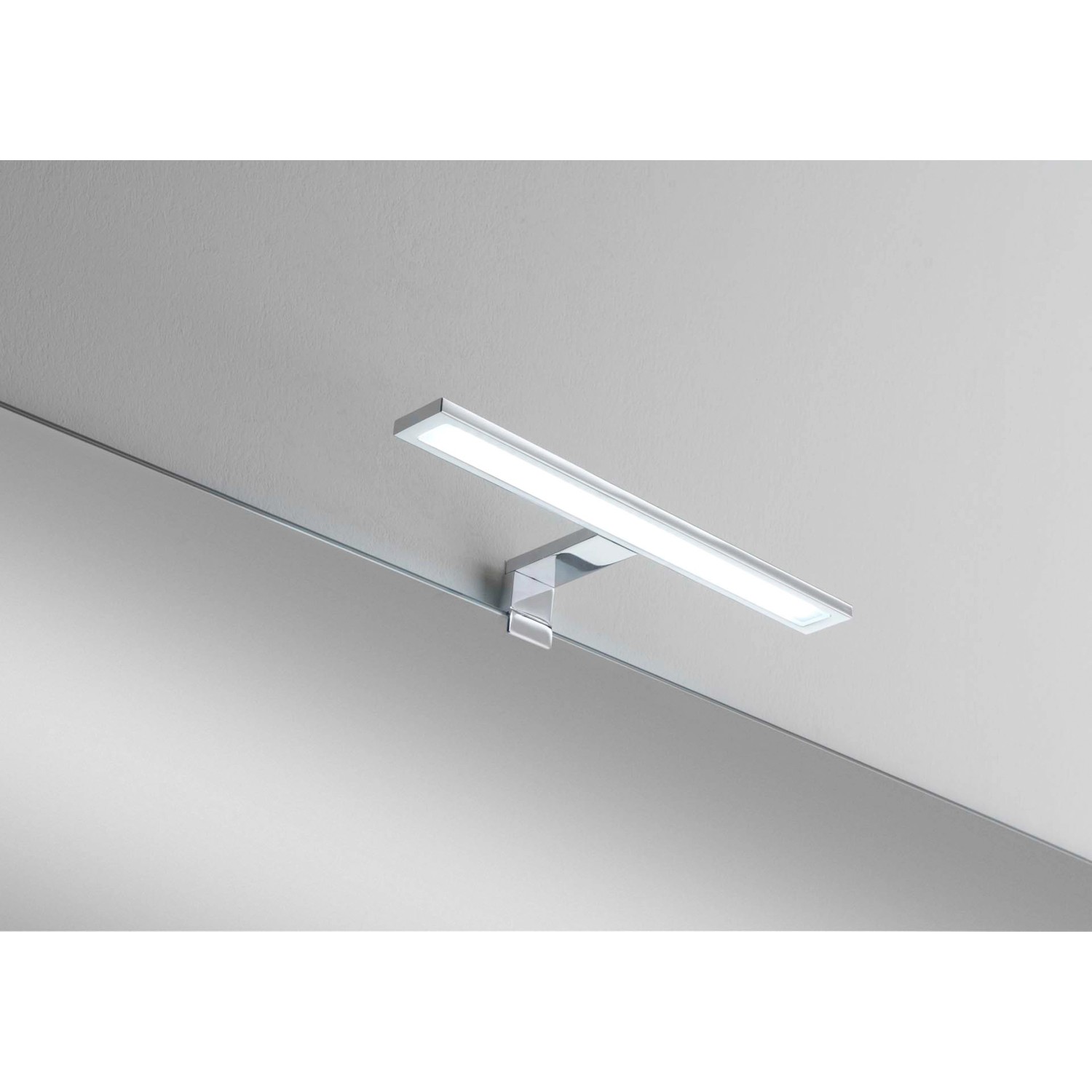 Kristall-Form LED svietidlo k zrkadlu Lines II, 6 W, 4000 K, 30 cm Kristall-Form LED svietidlo k zrkadlu Lines II, 6 W, 4000 K, 30 cm