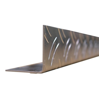 GAH Alberts Uhlový profil, rýhovaný, rovnor., neoš. hl., 41,2 x 41,2 x 2000 mm GAH Alberts Uhlový profil, rýhovaný, rovnor., neoš. hl., 41,2 x 41,2 x 2000 mm