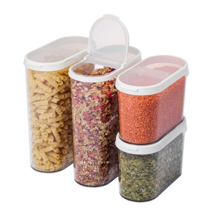 SmartStore Flip suché potravinové dózy, 2,4 l, transparentné, naplnené cestovinami, cereáliami, šošovicou a tekvicovými semienkami. SmartStore Flip suché potravinové dózy, 2,4 l, transparentné, naplnené cestovinami, cereáliami, šošovicou a tekvicovými semienkami.