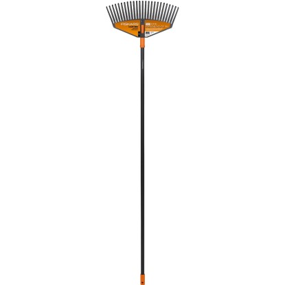 Fiskars Solid M hrable na lístie s čiernou rukoväťou a oranžovou hlavou. Ideálne na záhradníčenie. Fiskars Solid M hrable na lístie s čiernou rukoväťou a oranžovou hlavou. Ideálne na záhradníčenie.