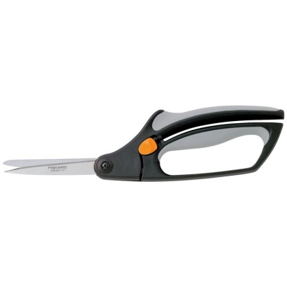 Nožnice na buxus Fiskars S50 so sivo-čiernou rukoväťou a oceľovými čepeľami. Nožnice na buxus Fiskars S50 so sivo-čiernou rukoväťou a oceľovými čepeľami.