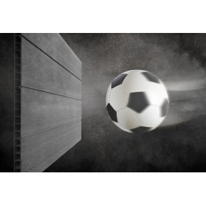 Keter Cortina 9x7 plastový záhradný domček, robustný a odolný voči poveternostným vplyvom, s futbalovou loptou.