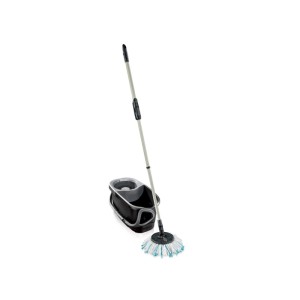 Leifheit CLEAN TWIST Disc Mop Ergo Black čistiaca súprava s čiernym vedrom a mopom s teleskopickou tyčou.