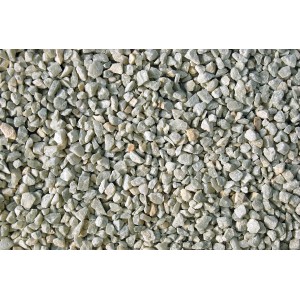 Detailný pohľad na dlažobný štrk 4-8 mm, drvené kamene v sivo-bielej farbe. Ideálne pre dlažbu.