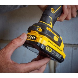 Stanley Fatmax V20 18V/2Ah batéria pre elektrické náradie v akcii.
