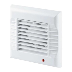 Biely ventilátor t.b.t. s lamelami a červenou kontrolkou.