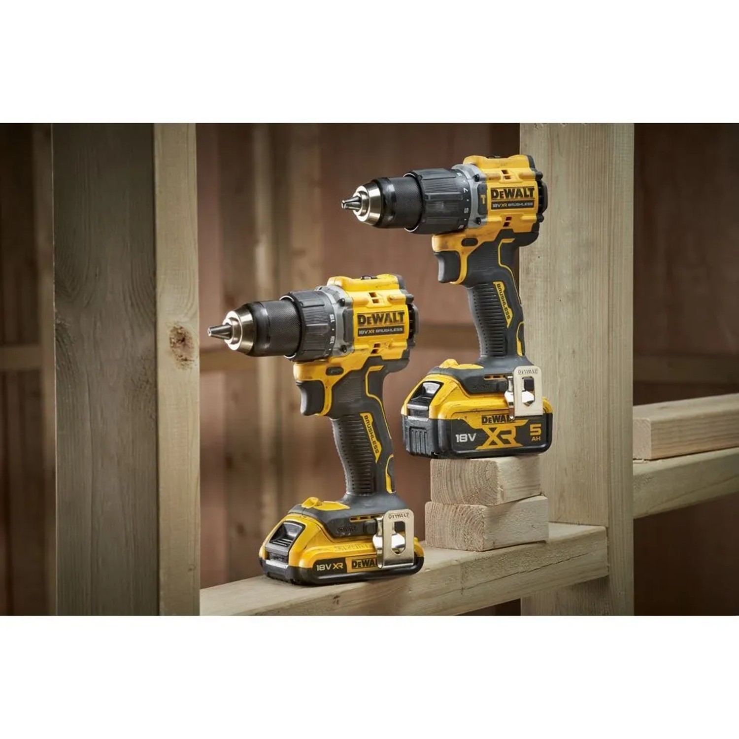 E-shop DeWALT 18V XR Aku bezuhlíkový príklepový vŕtací skrutkovač DCD799N-XJ Solo