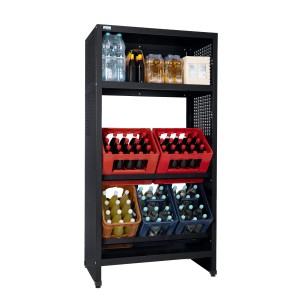 Čierny regál na nápojové prepravky Küpper 204x91x53cm s prepravkami a fľašami.