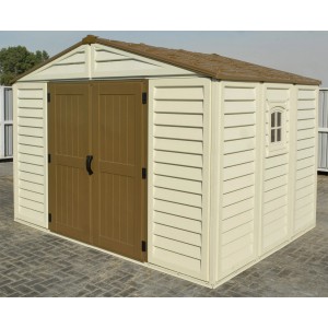 Duramax WoodBridge Plus 7,6 m² plastový záhradný domček s dvojitými dverami a oknom.