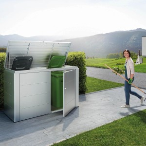 Biohort HighBoard 160 záhradný box v strieborno-metalickej farbe s otvoreným vekom a dverami, viditeľná smetná nádoba.