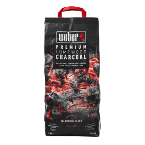 Vrece dreveného uhlia Weber Premium, podpaľovač grilu a palivo.