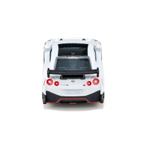 Biely model Nissan GT-R Nismo zozadu, kategória Zábava a hry.