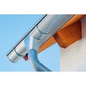 Sarei Viacúčelová mriežka 120 mm na streche, chráni proti hmyzu a slúži ako ventilácia.