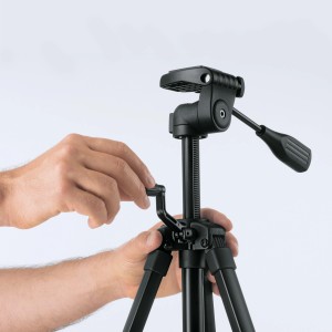 Stavebný statív Bosch Professional BT 150, ručne nastaviteľný, pre čiarové a bodové lasery.