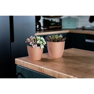 GARDENICO Kvetináč Ella mat mocha mousse pr. 18 x 16 cm