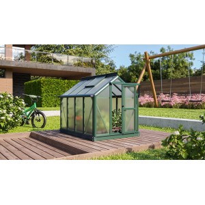 Mini skleník Vitavia Merlin Smaragd, 87x111cm, s otvorenými dverami v záhrade.