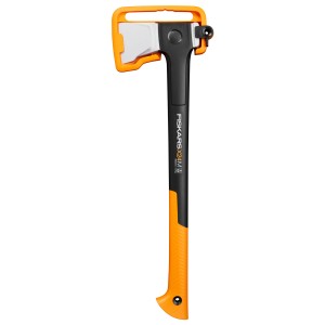 Štiepacia sekera Fiskars X24 s oranžovou rukoväťou a chráničom čepele.