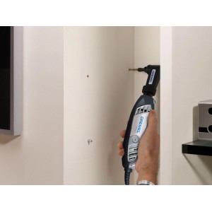 Dremel uhlový nadstavec 575 na multifunkčnom náradí vŕta v úzkom rohu. Pre ťažko dostupné miesta.