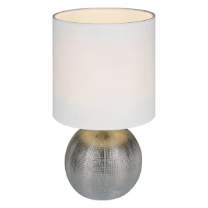 t.b.t. nočná lampa so striebornou, guľovitou základňou a bielym tienidlom.