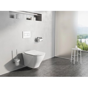 Moderná kúpeľňa s nástenným WC, ovládacím panelom a WC súpravou.