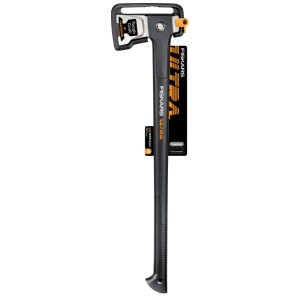 Štiepacia sekera Fiskars U32 Ultra, oranžovo-čierna, s dlhou rukoväťou. Ideálna na štiepanie dreva.