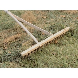 Drevené hrable LUX s pracovnou šírkou 55 cm na úpravu pôdy a na práce na trávniku.