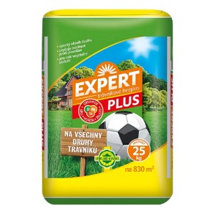 Balenie trávnikového hnojiva Expert Plus, vhodné pre všetky druhy trávnikov, 25 kg.
