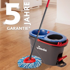Čistiaca súprava Vileda H2PrO s vedrom, mopom a mikrovláknovou hlavicou pre hygienické čistenie podláh.