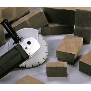 Diamantový kotúč LUX Comfort 125 mm na uhlovej brúske s kameňmi.