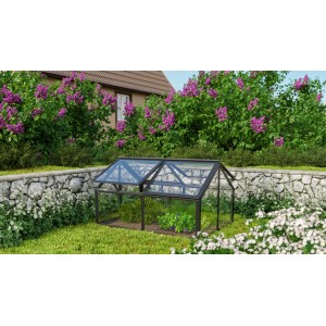Vitavia Gamma ESG čierny parenisko, 89x124x71cm, s otváracími strešnými oknami v záhrade.