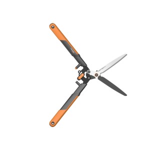 Nožnice na živý plot Fiskars HSX96 X-Series DualAction, oranžovo-čierne, pre ľahké strihanie.