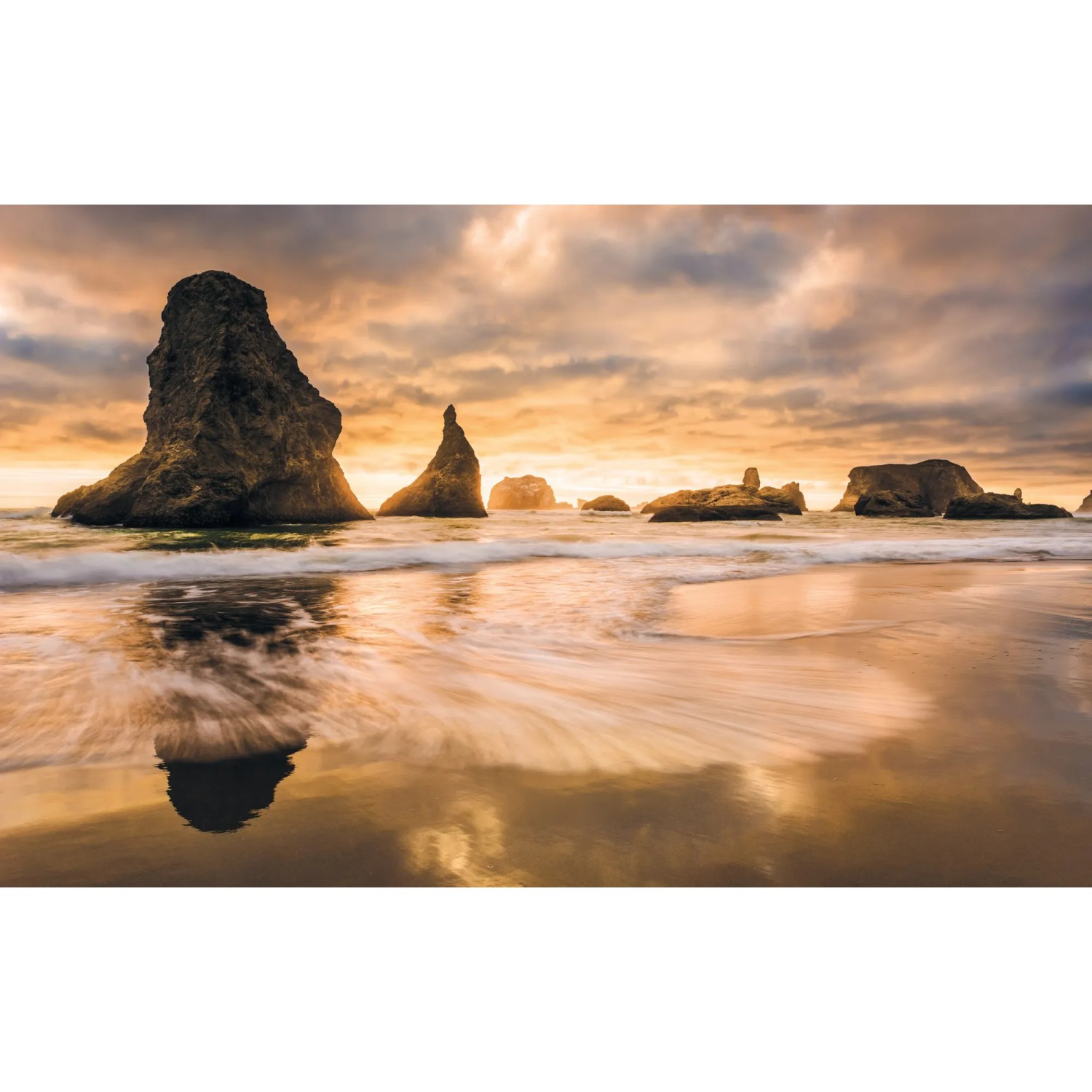 E-shop Komar Vliesová fototapeta Golden Stacks 400 x 250 cm