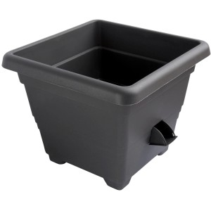 Čierny, štvorcový plastový kvetináč.