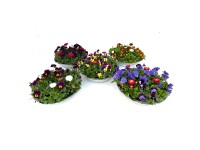 Aranžmán fialiek a sedmokrások v zinkovom kvetináči, pr. kv. cca 29 cm