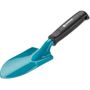 Kvetinová lopatka Gardena Classic s modrou čepeľou a čiernou rukoväťou na záhradníčenie.