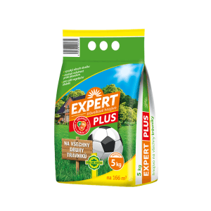 Vrecko trávnikového hnojiva Expert Plus pre všetky typy trávnikov, 5 kg.