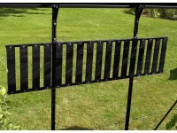 Hliníkový regál sklápací 120 cm x 30 cm čierny