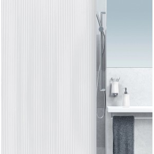 Biely sprchový záves Spirella Twill (180x200 cm) s jemným prúžkovaným vzorom.