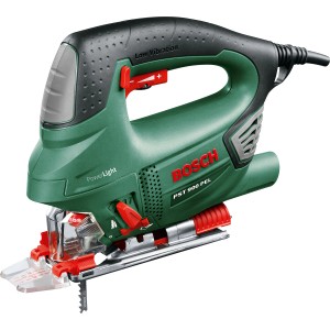 Priamočiara píla Bosch PST 900 PEL (620 W) v zelenej a čiernej farbe, bočný pohľad.
