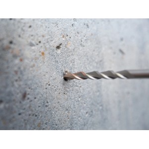 LUX HM-Hammer vrták SDS Plus vŕta otvor do betónu. Vrták do betónu s priemerom 12 mm.