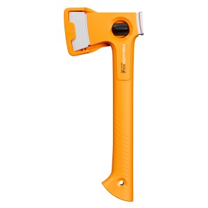 Fiskars X-series Univerzálna sekera X13, 35,5 cm, s oranžovou rukoväťou a ochranou čepele.