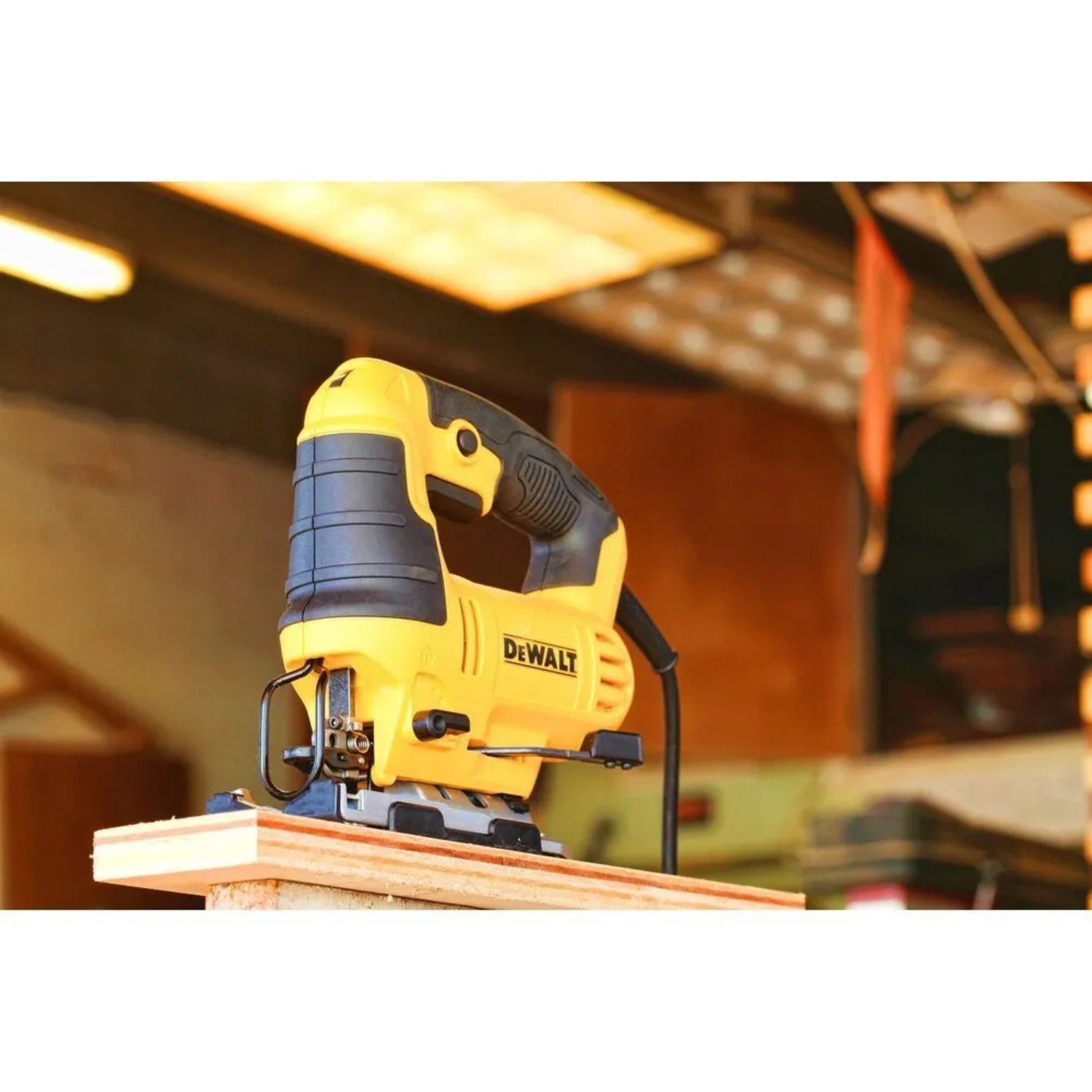 E-shop DeWALT Elektrická priamočiara píla DWE349-QS, 650 W