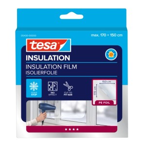 tesa Insulation Thermo Cover izolačná fólia 1,70x1,50m. Balenie ukazuje aplikáciu na okno fénom, ochrana proti chladu.