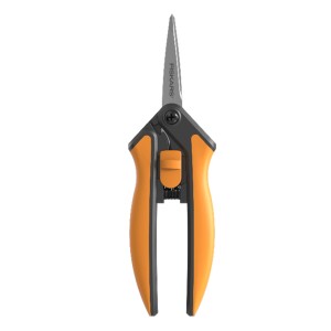 Záhradné nožnice Fiskars Microtip SP130, oranžovo-čierne, na jemné rezy a presné zastrihávanie.