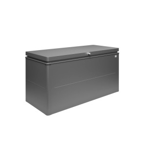 Tmavosivý kovový úložný box Biohort Loungebox 160 s cylindrickým zámkom, vodotesný pre záhradu.