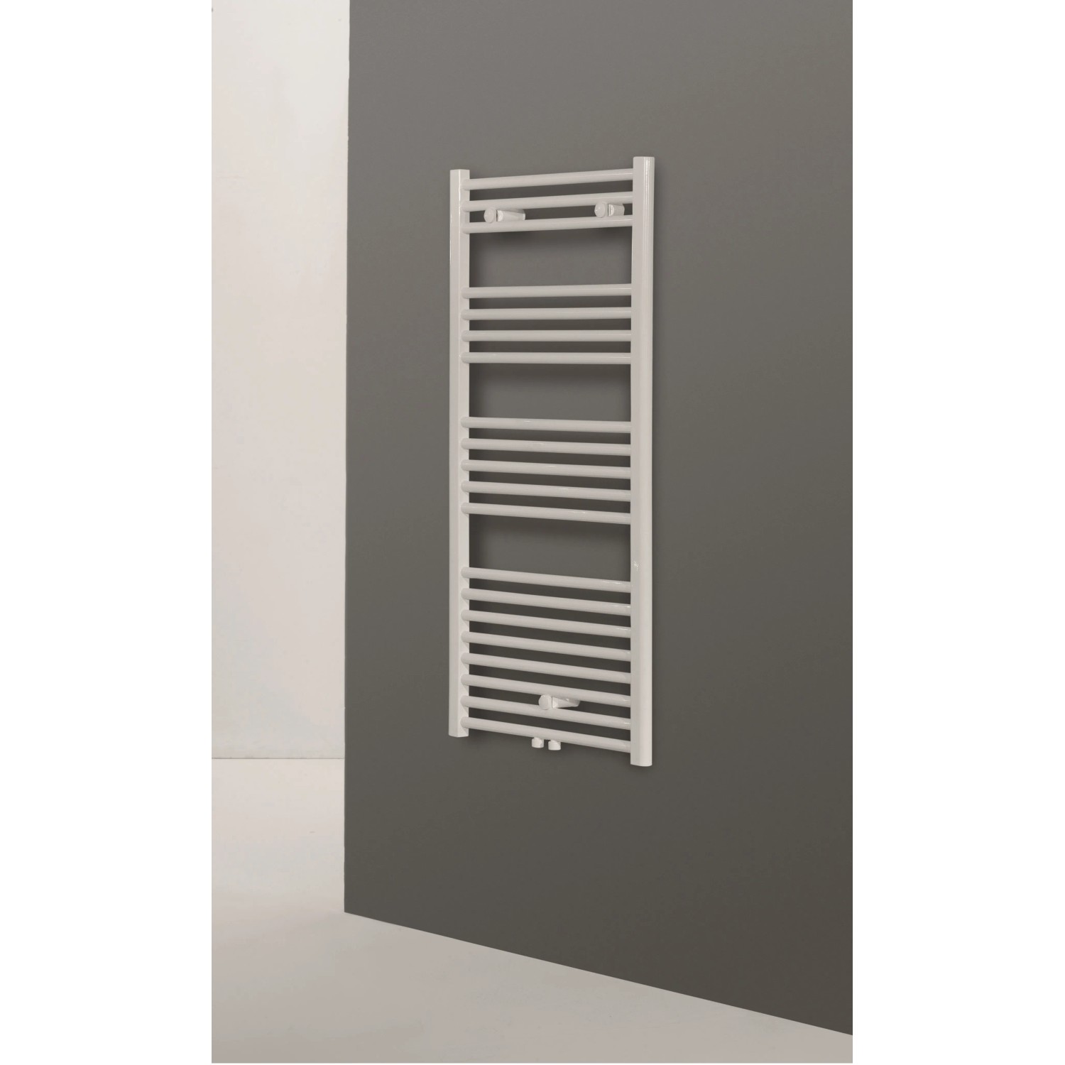 E-shop Sanotechnik Kúpeľňový radiátor Bari chrómový, 300 W, 1188 x 600 mm