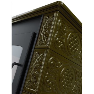 Detail kachlí s zeleným, zdobeným keramickým obkladom.